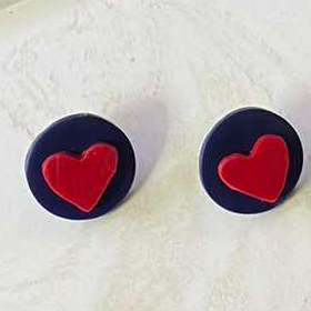Heart studs earrings
