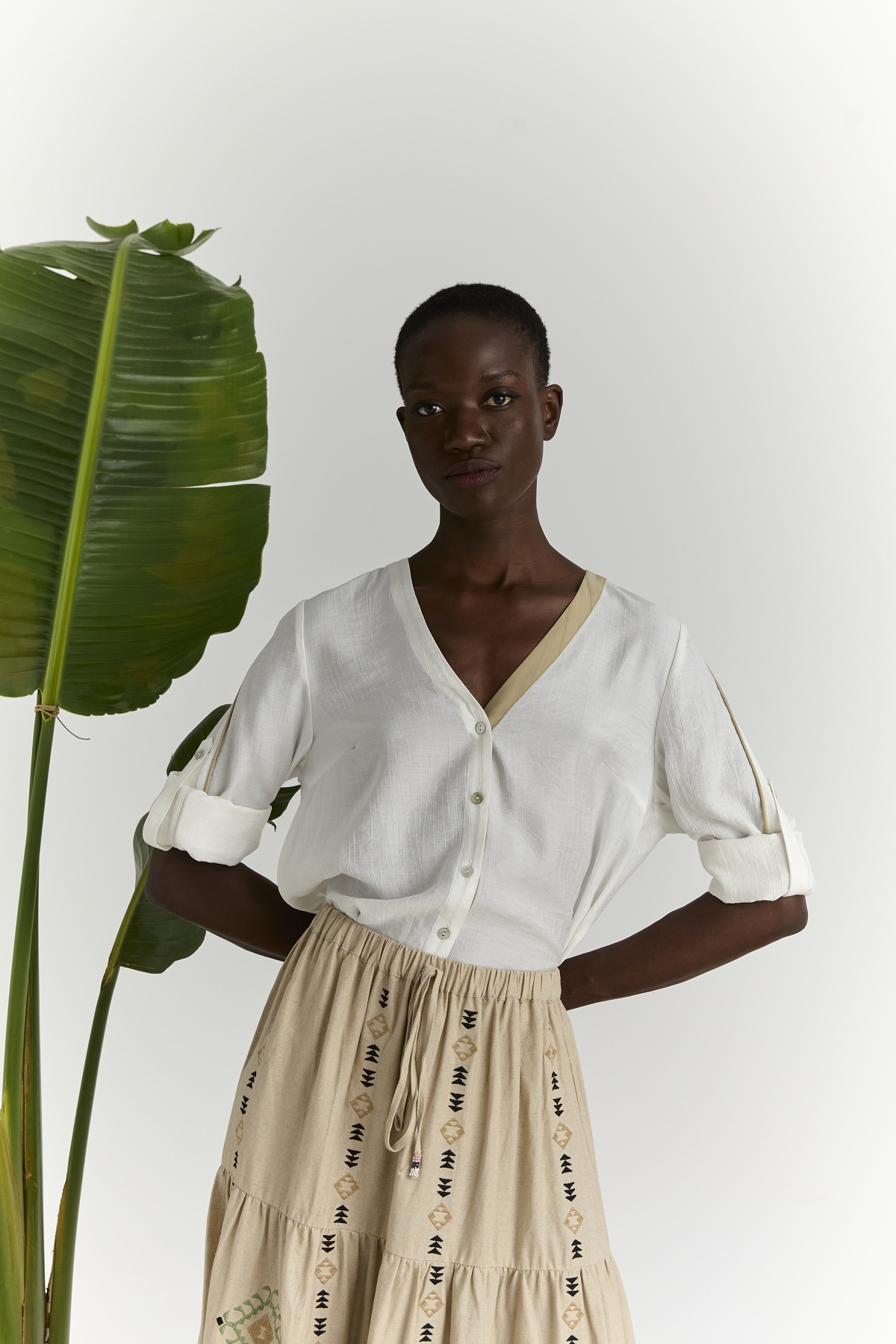 Εκρού Μπλούζα με V Λαιμό Marina V Paris