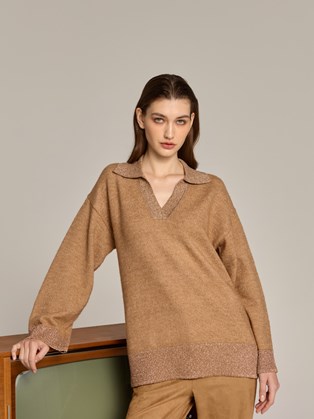 Πουλόβερ Marina V σε ζεστή camel απόχρωση με λεπτομέρειες λάμψης