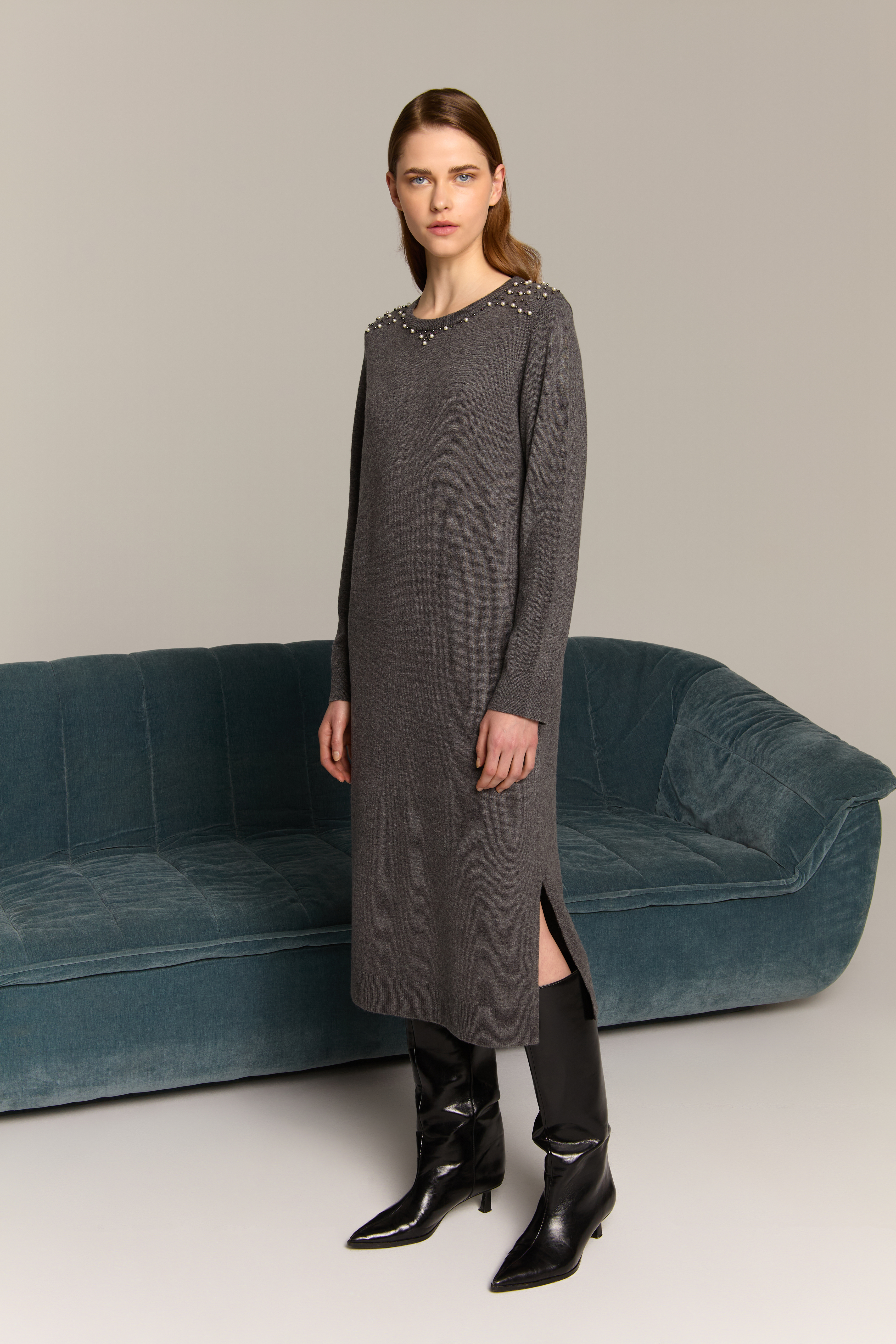 Γκρι Πλεκτό Midi Φόρεμα με Πέρλες στους Ώμους