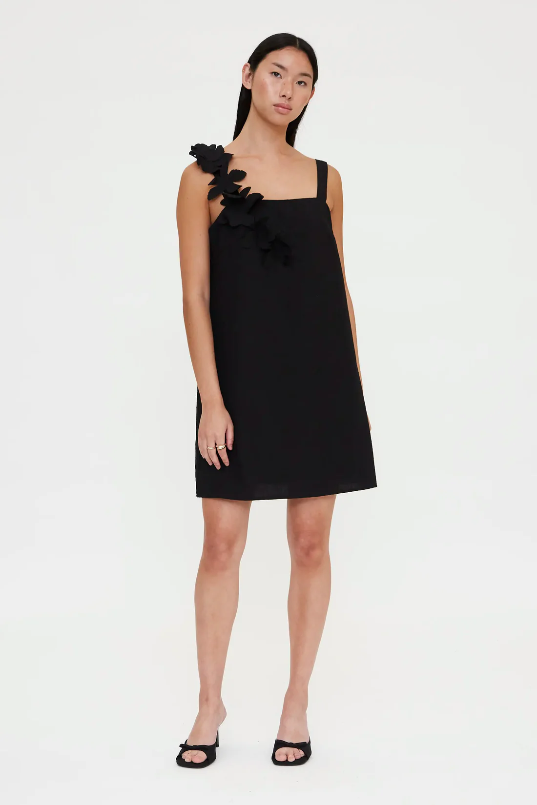 Μίνι μαύρο φόρεμα με λουλούδια