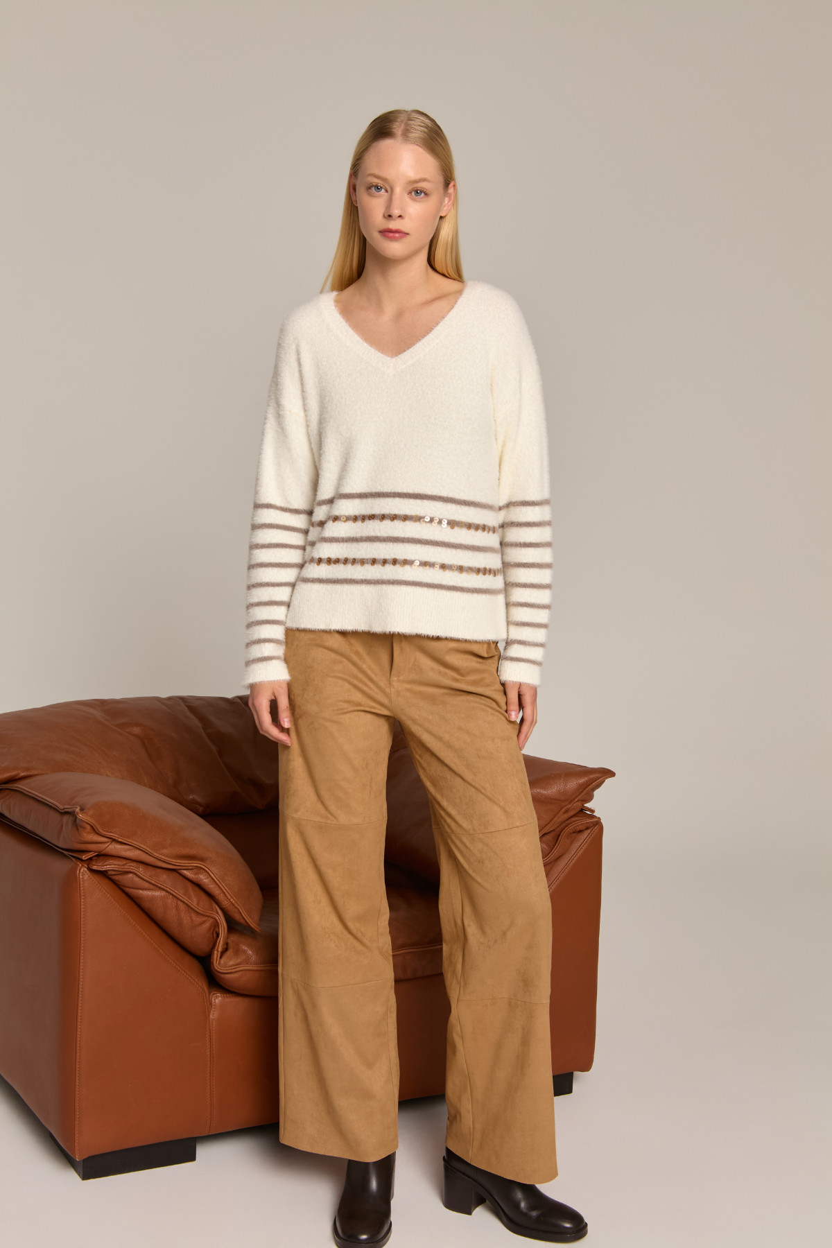 Πουλόβερ Marina V Λευκό με Μπεζ Ρίγες & Παγιέτες