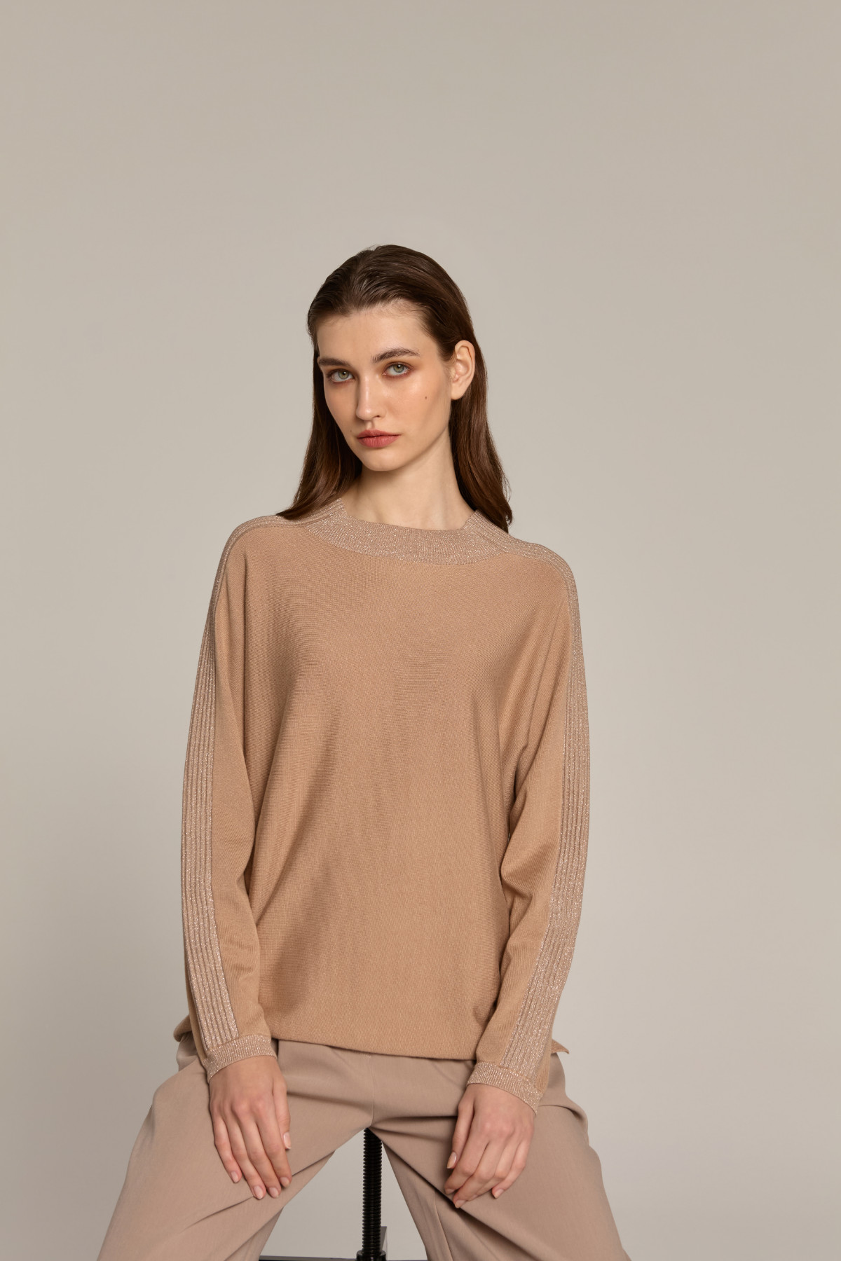 Πουλόβερ με Διακριτή Λάμψη 