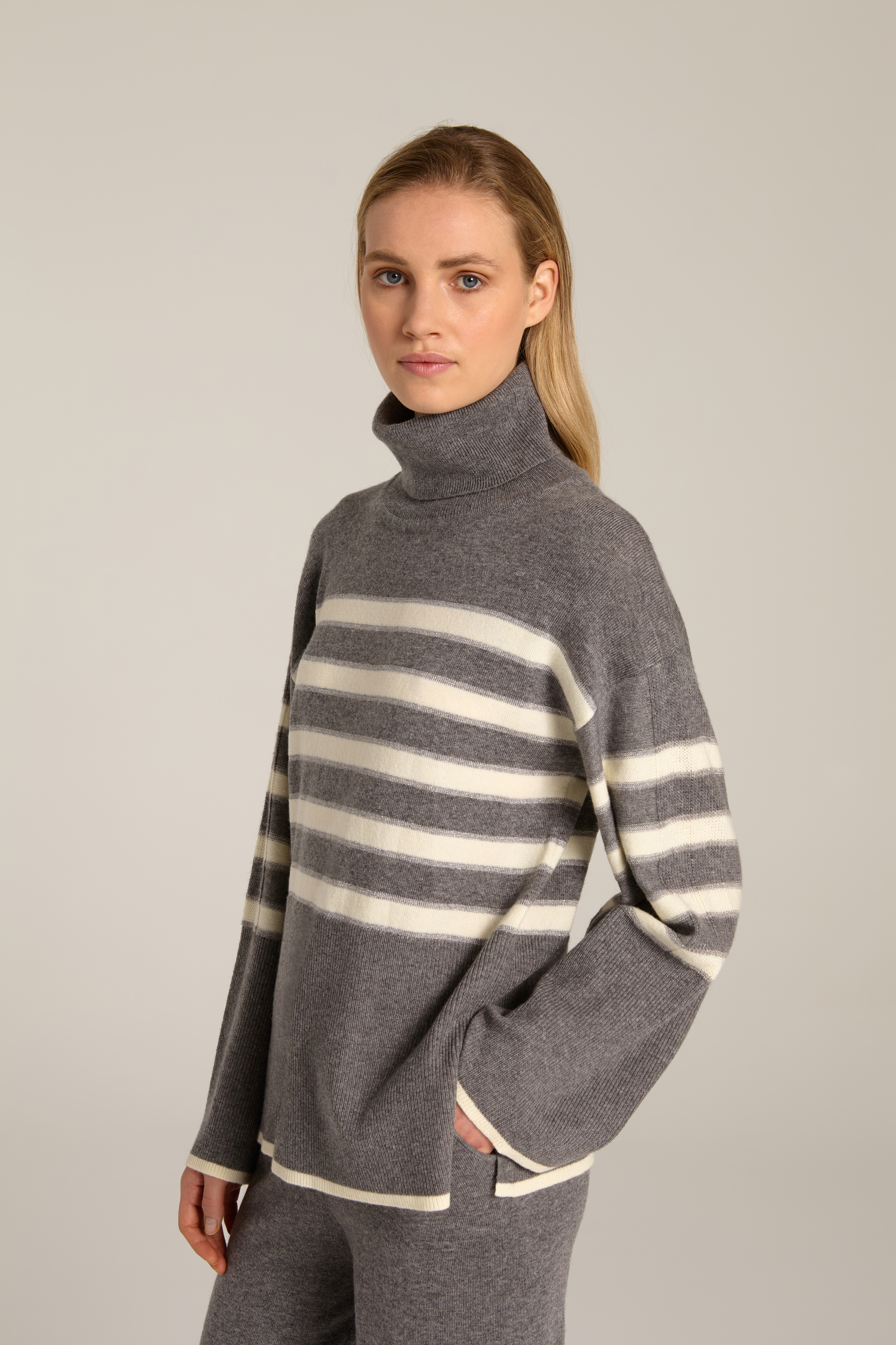 Γκρι Πλεκτό με Ριγέ Σχέδιο  Marina V Paris