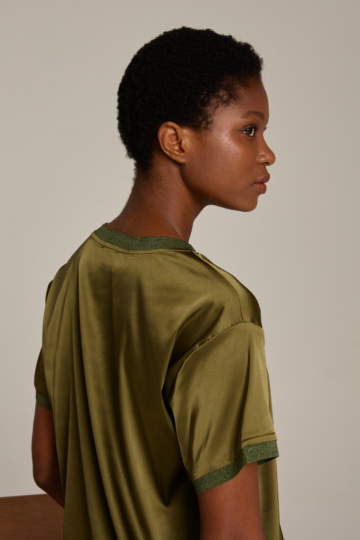 Σατινέ Χακί Μπλούζα T-Shirt